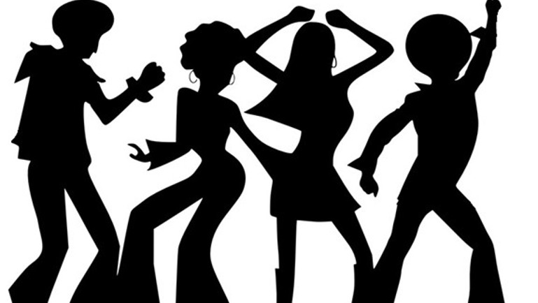 Illustration en silhouettes noires de quatre personnes dansant dans des poses dynamiques inspirées des années disco. Les personnages portent des vêtements évasés et lèvent les bras sur un fond gris clair.